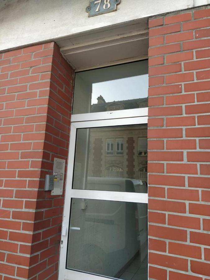 Wallis Yourhosthelper Reims Zewnętrze zdjęcie